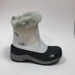 White north face winter boot size 6